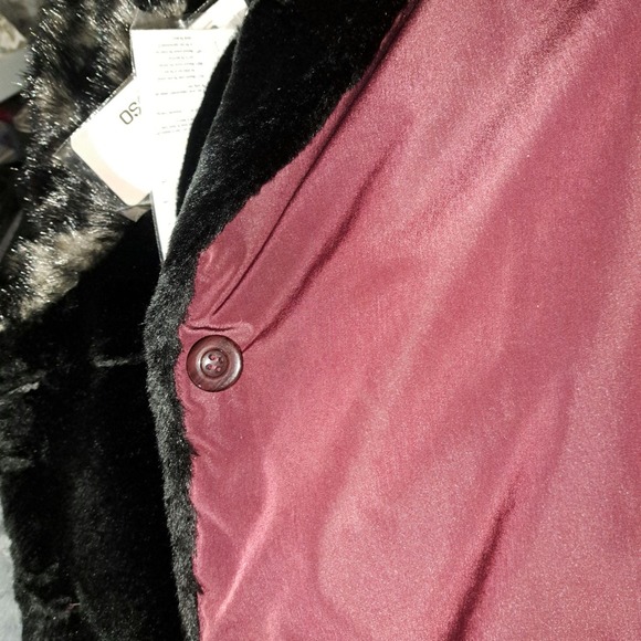 New with Tags Dennis by Dennis Basso Burgundy Mid Length Faux Fur Large - Picture 8 of 10